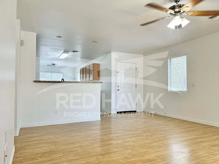 3106 S 100th Ln — Photo 3
