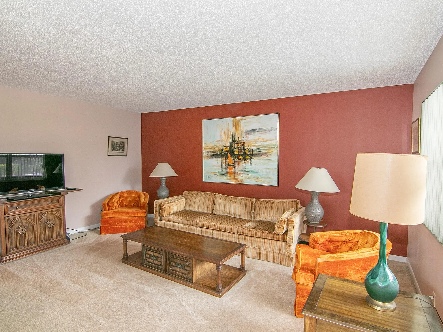 2 bed, 2.0 bath, 902 sqft, $1,350 — Photo 2