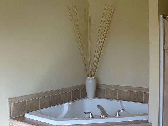 Cermic Tiled Master Bath Jacuzzi