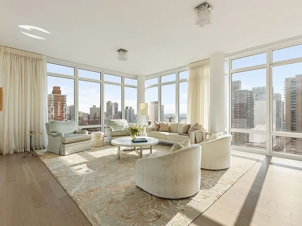 1355 1st Ave Floor 22, New York, NY 10021