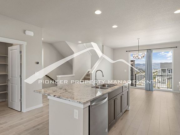 4th image of 6697 Cool Breeze Dr