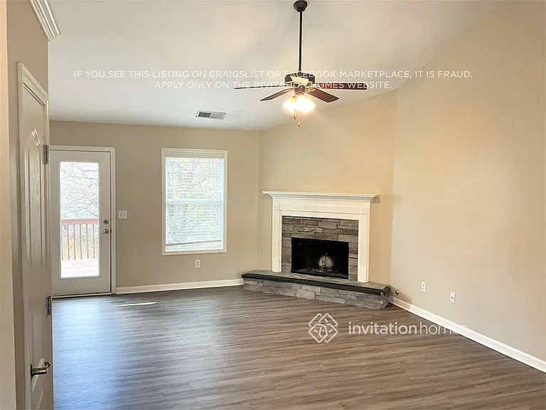 3654 Devon Park Ln NW — Photo 4