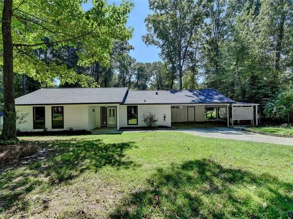 1192 Sandalwood Dr, Lawrenceville, GA 30043