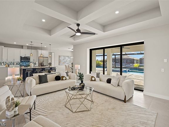 5th image of 707 NW 38th Ave