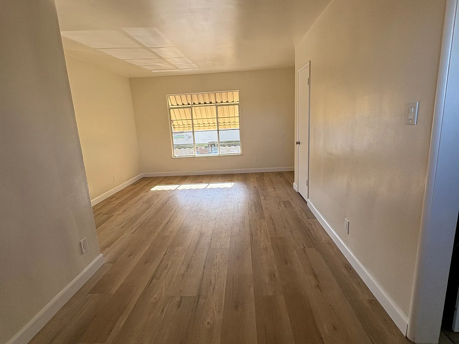2 bed, 1000 sqft, $2,800 — Photo 2