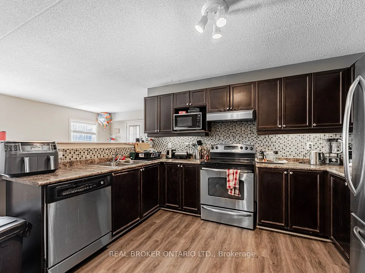 3 bed, $3,300 — Photo 4
