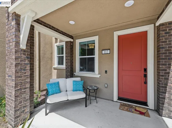 112 Apricot St, Livermore, CA 94551