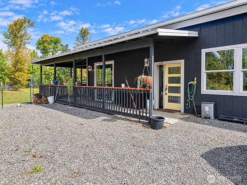 3rd image of 616 Smokey Valley Road