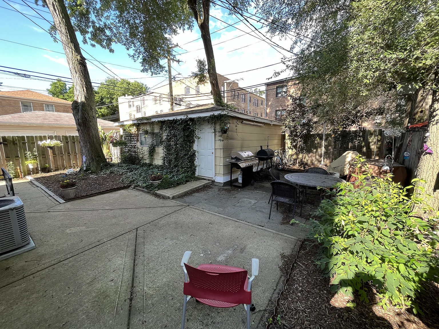 4 bed, 1.5 bath, 1400 sqft, $2,600 — Photo 3