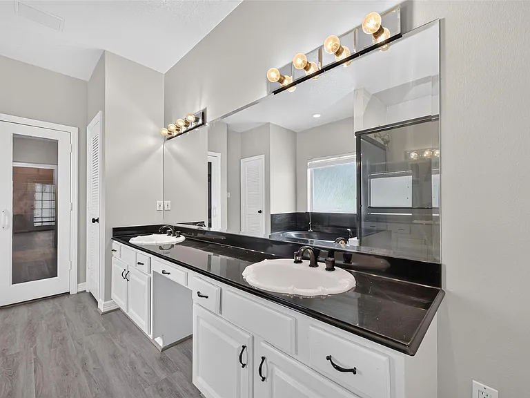 14303 Reissen Ln — Photo 42