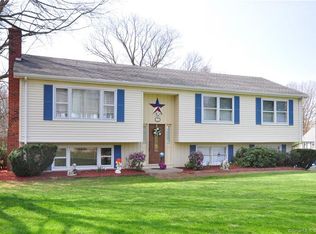 78 Pilgrim Ln, Manchester, CT 06040