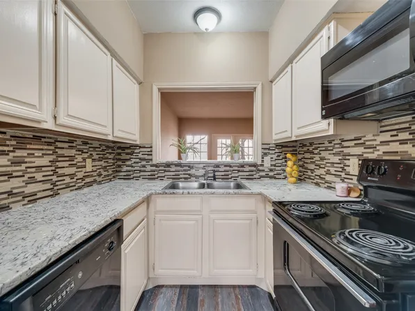 9801 Royal Ln APT 703, Dallas, TX 75231