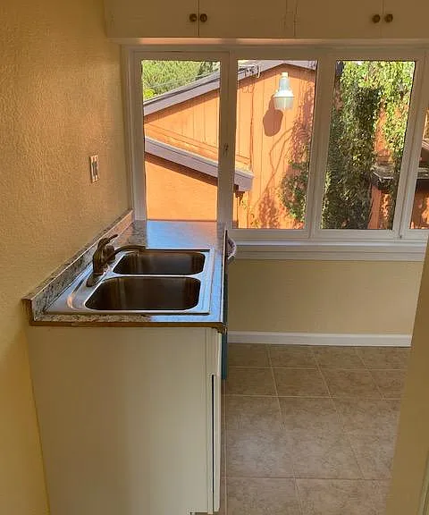3001 Dana St — Photo 7