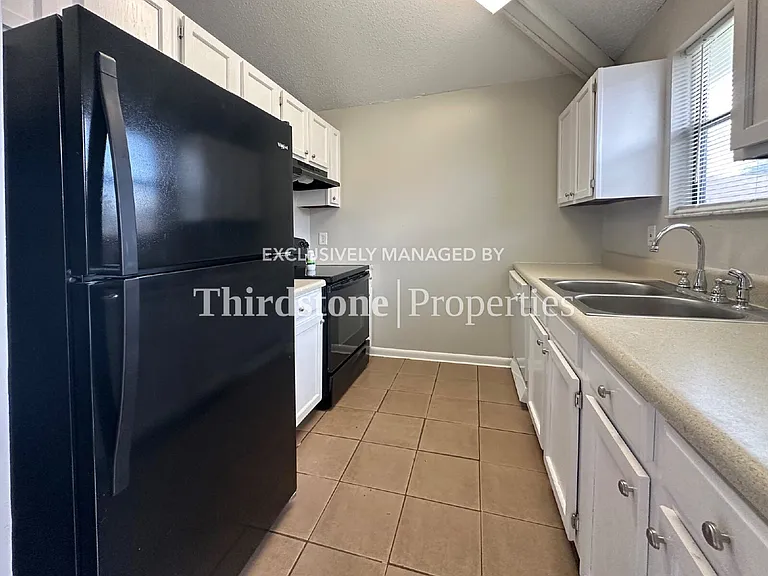1324 Jefferson Ave #D — Photo 4
