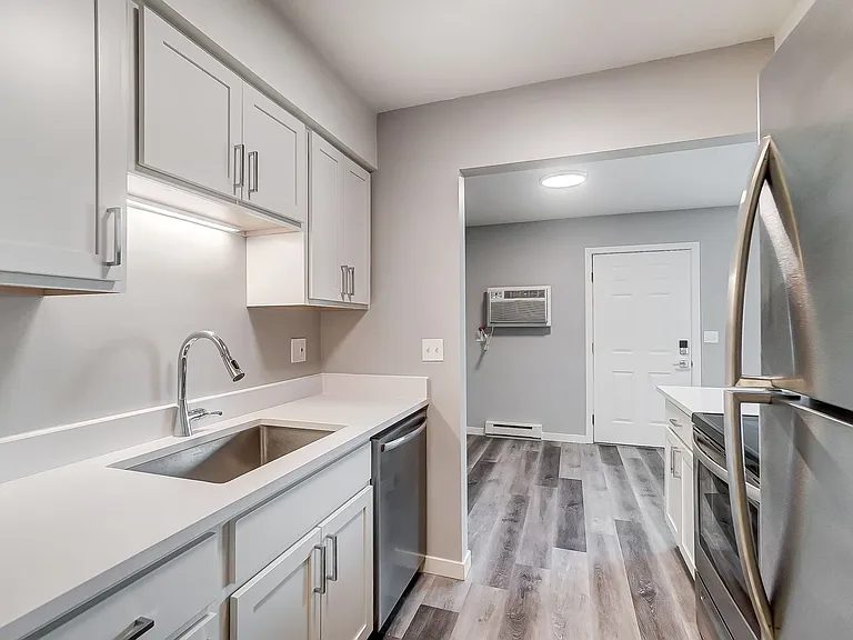 Chardon Place Apartments and Townhomes — Photo 12