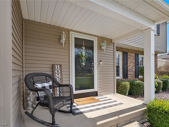 3rd image of 1338 Valley View Dr