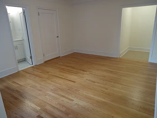 Rented by Mall Properties, Inc. | media 21