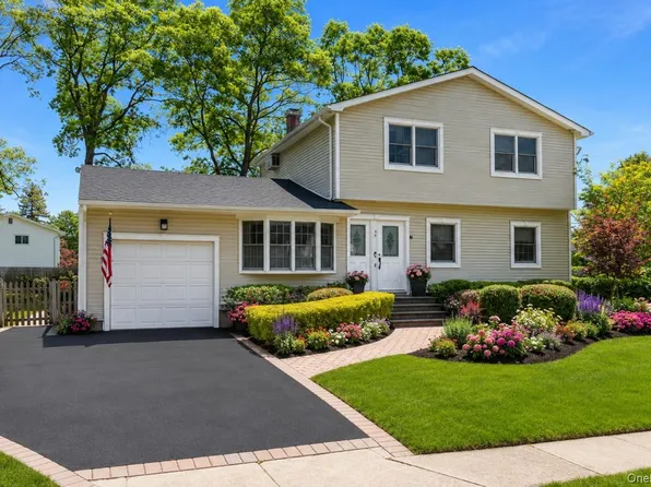 46 39th Street, Islip, NY 11751