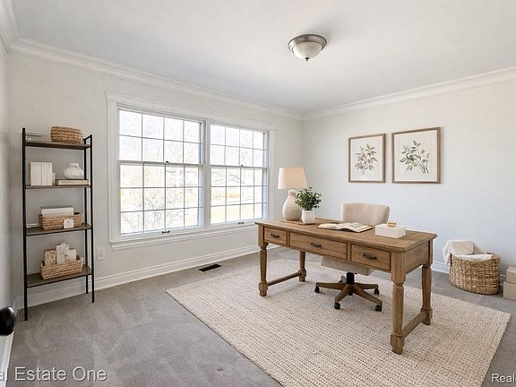 5th image of 1811 Campus Ct