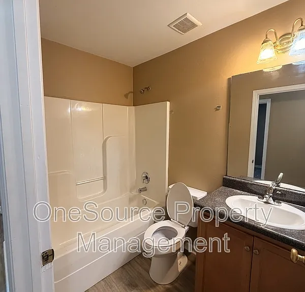 203 B W Roberts St — Photo 6