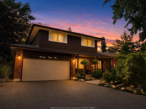7045 Matchette Rd, Lasalle, ON N9J 2S1