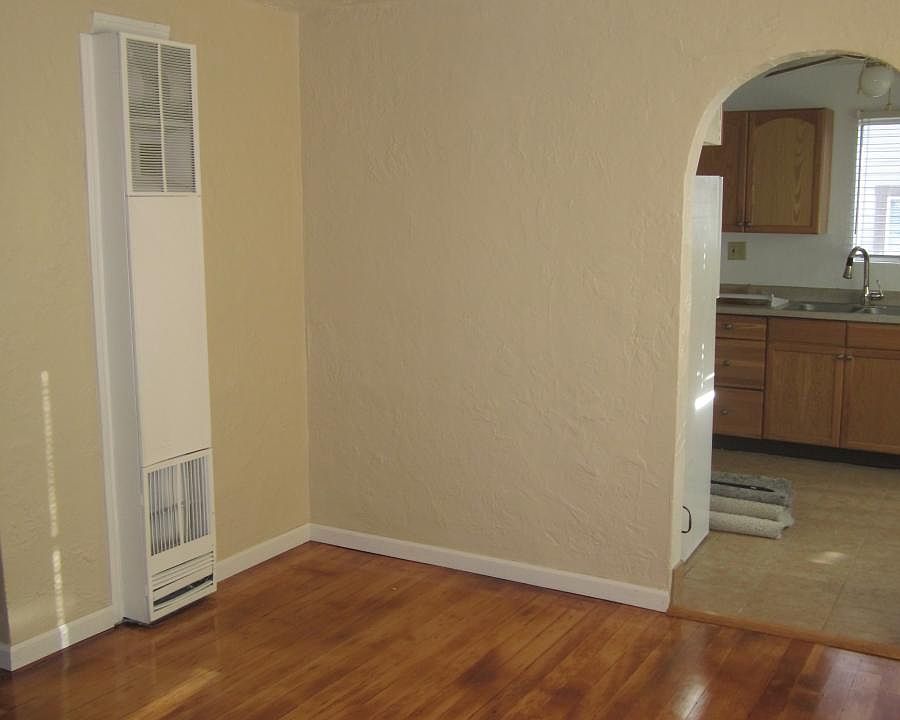 Living room to Kitchen