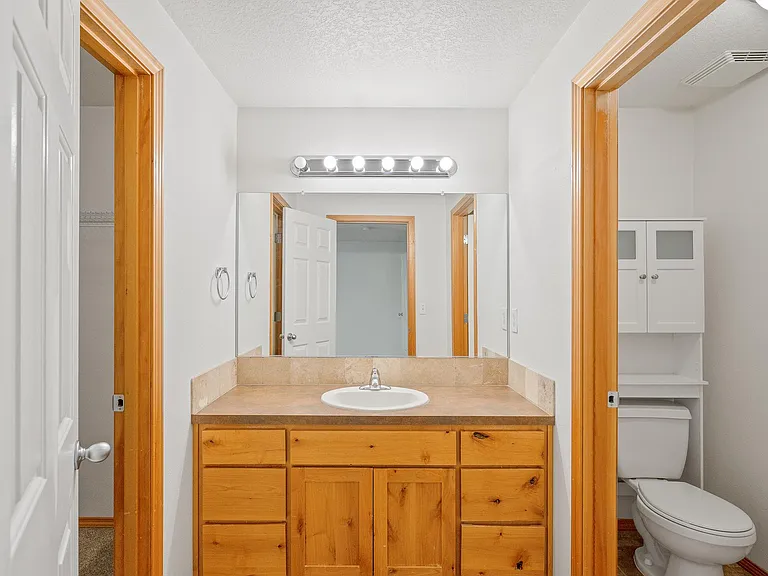446 Corinne Dr — Photo 22