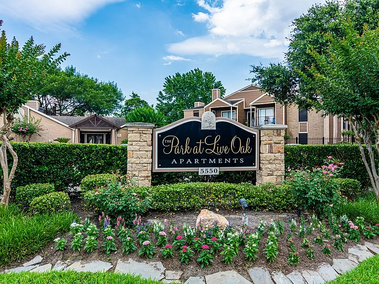 The Park @ Live Oak Apartments — Photo 16