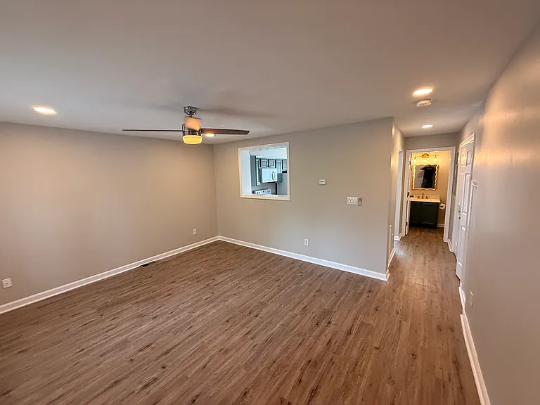 327 W Trinity Ave — Photo 6