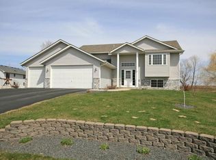 869 Quail Pkwy, Watertown, MN 55388