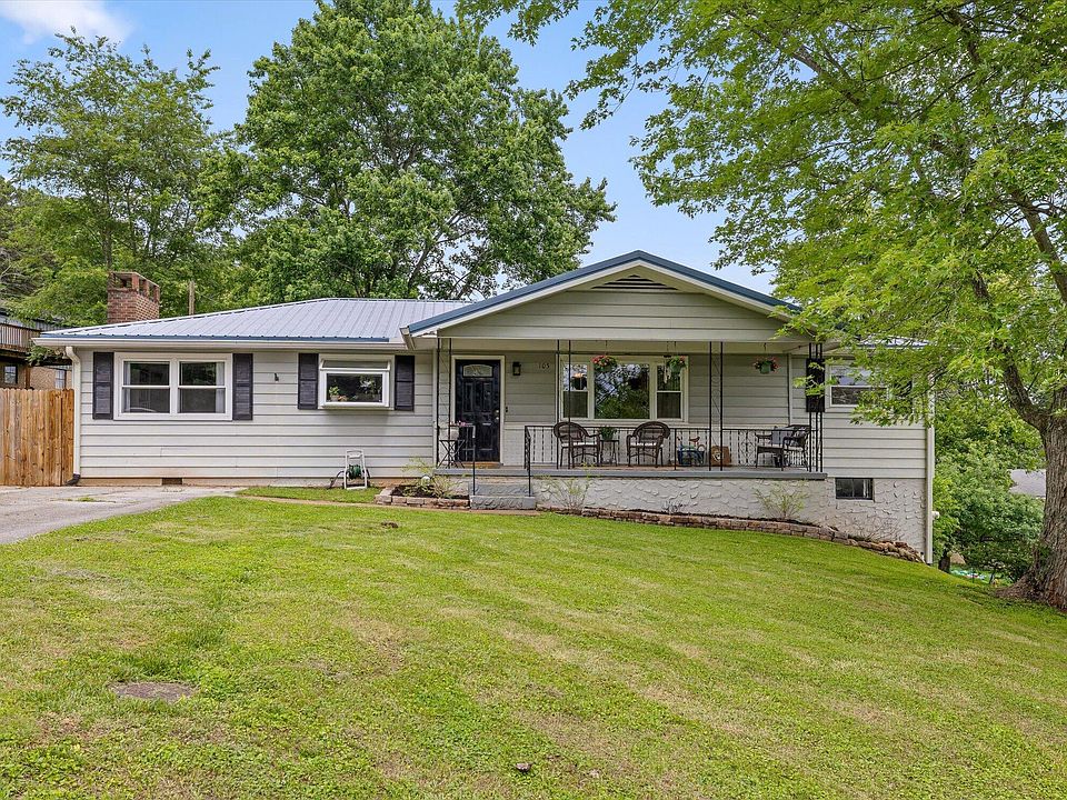 1st image of 105 Coburn Dr