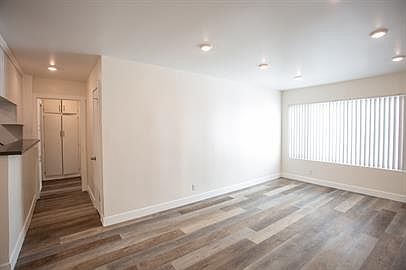 3rd image of 165 N Michigan Ave #314