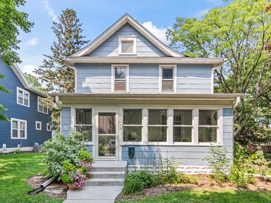 2093 Roblyn Ave, Saint Paul, MN 55104