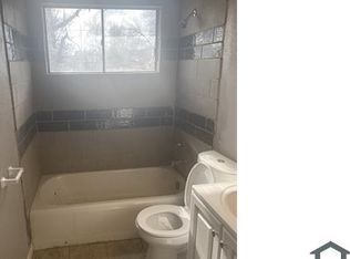 104 Lazarcheff Dr, Cahokia, IL