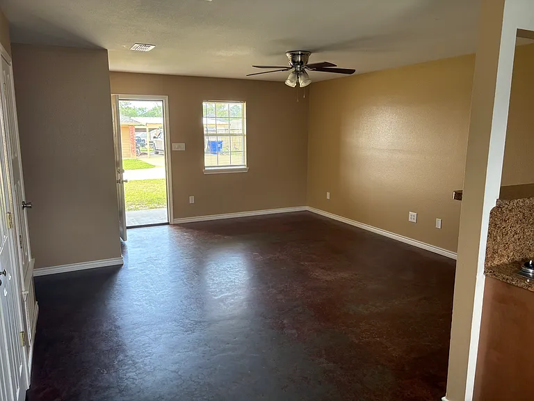438 Wildcat Dr — Photo 6