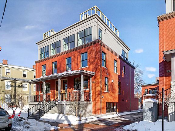 4th image of 55 Carleton Street #A