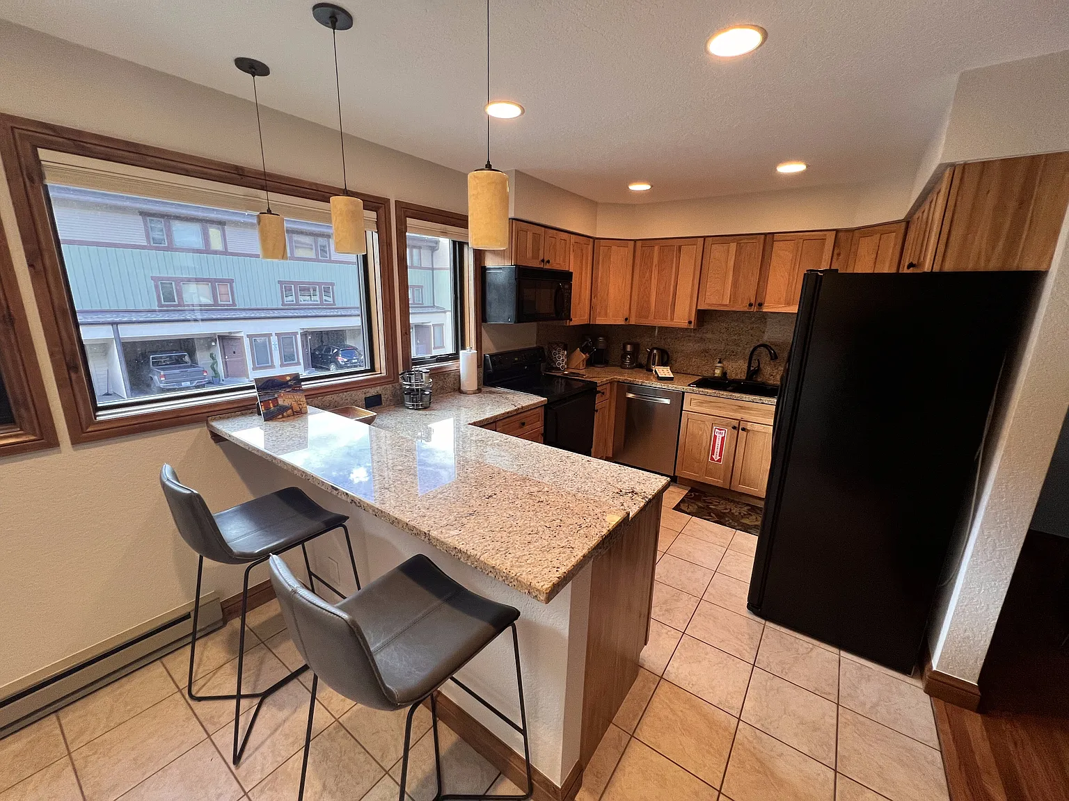 3 bed, 2.5 bath, 1609 sqft, $4,500 — Photo 3