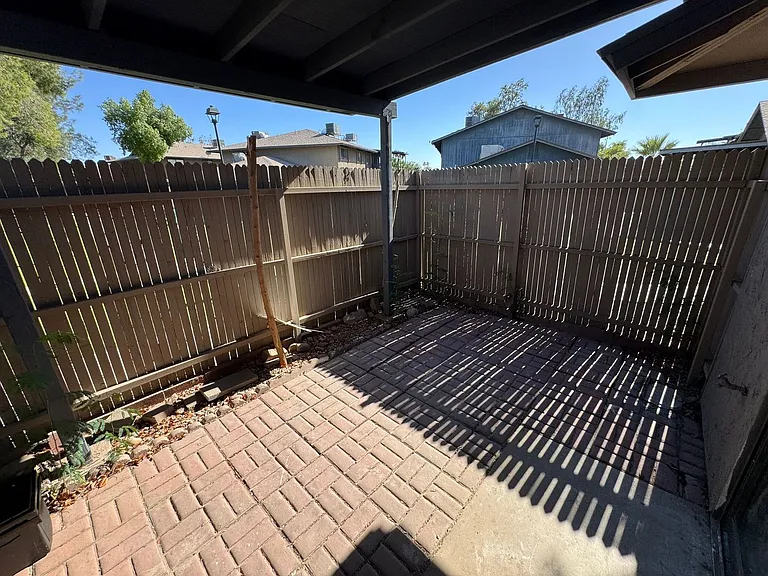 286 W Palomino Dr #101 — Photo 20