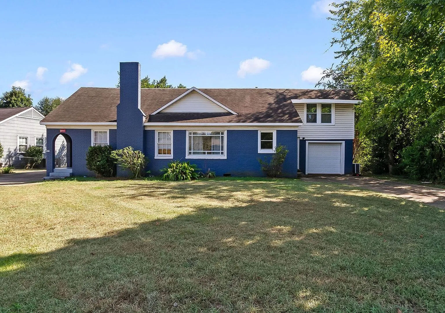 Beautiful 5 Bed 3 Bath Home! Available Fall 2026! — Photo 1