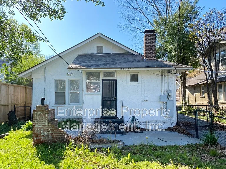 414 N Willett St — Photo 33