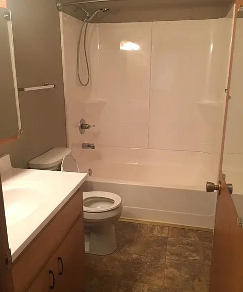 525 W Spring St #4 — Photo 6