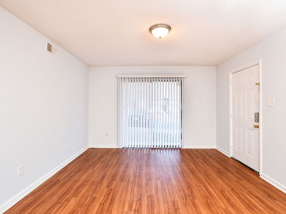 Living Area (1) Living Area (1)