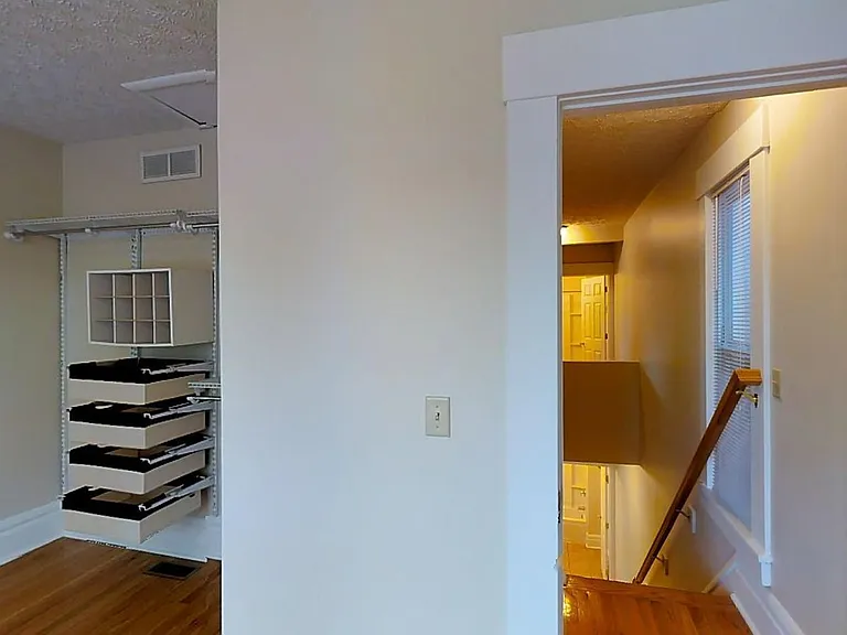 235 E 11th Ave — Photo 10