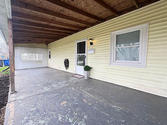 5th image of 935 Duke Rd