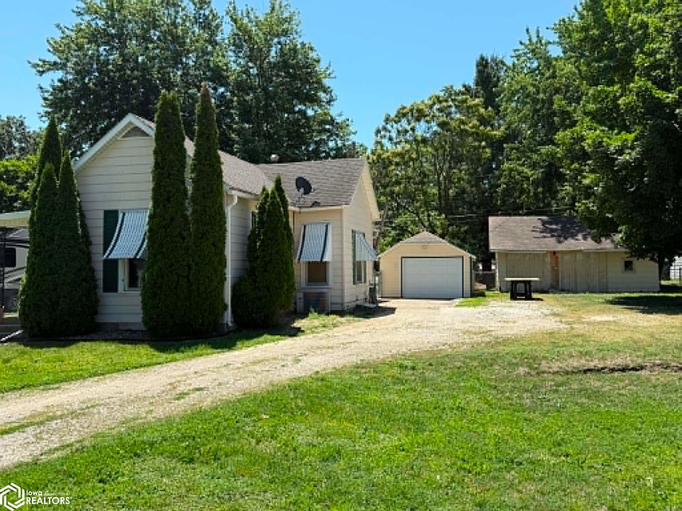2nd image of 705 Hedge Ave