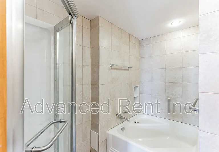 2802 E Fairmount Ave — Photo 21