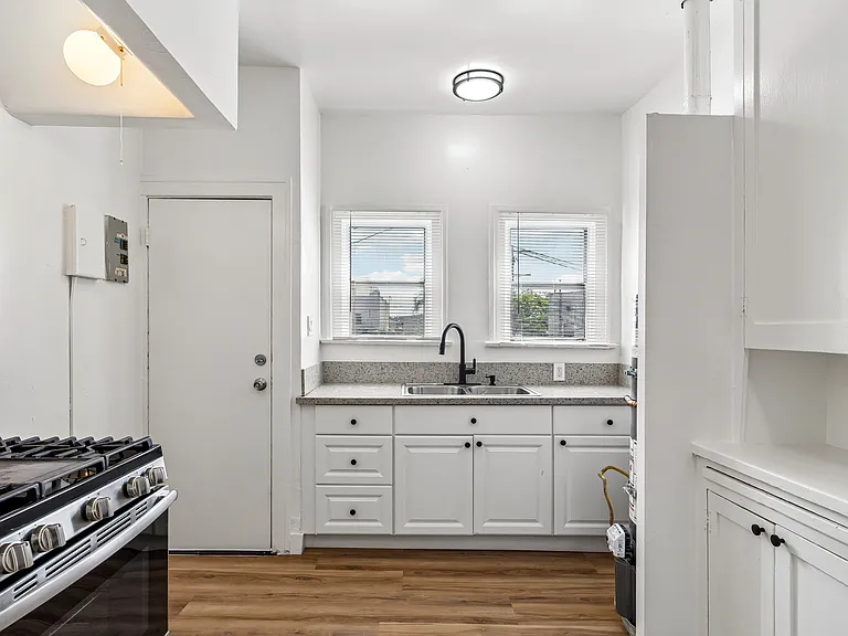 2808 12th Ave #2808 — Photo 10