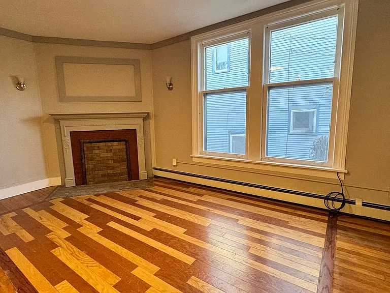 322 Cherry SE — Photo 2