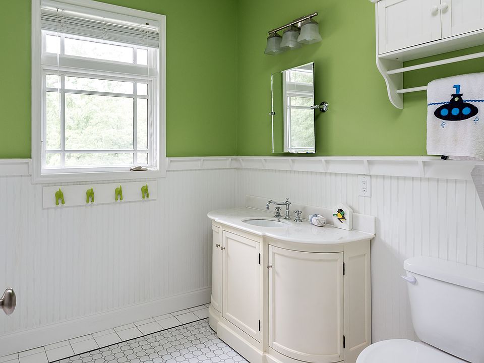 1st image of 211 Parkside Cir