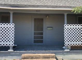 707 N Pearl St, Comanche, TX 76442